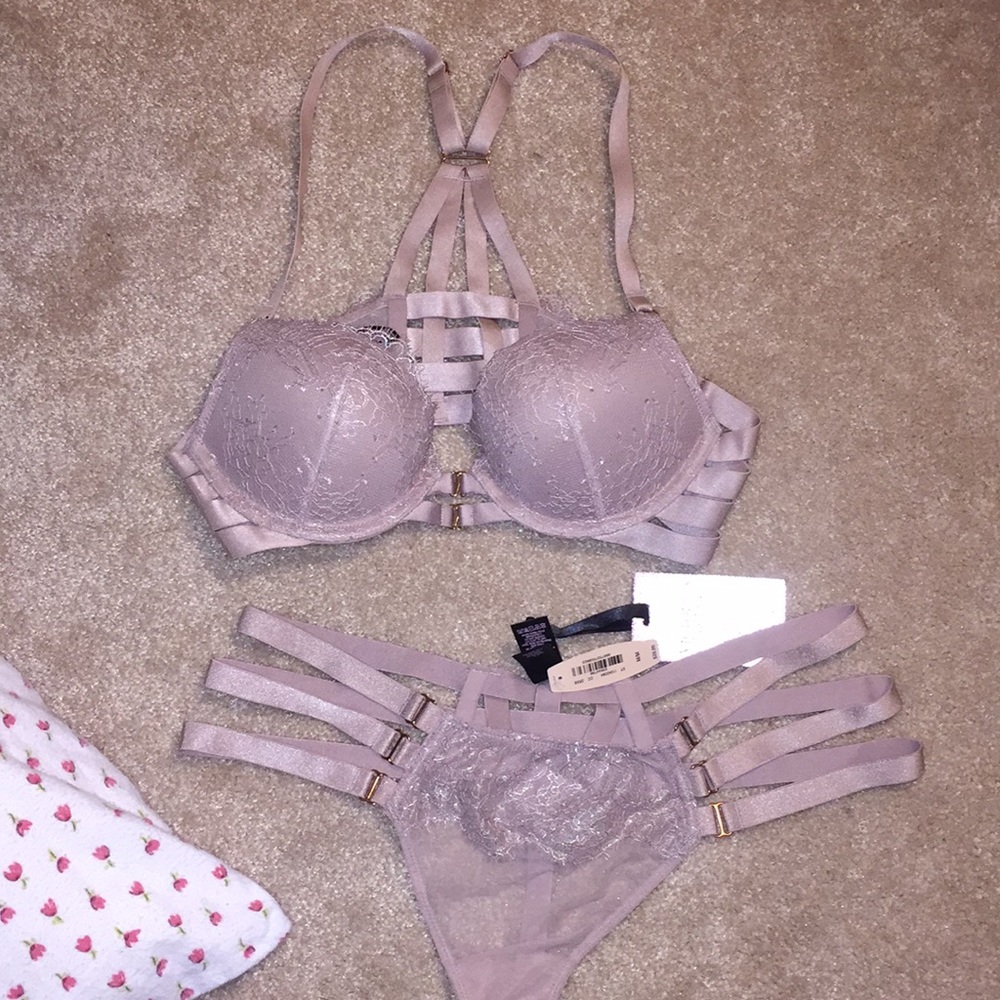Victoria's Secret strappy bra NWOT & NWT panties!
